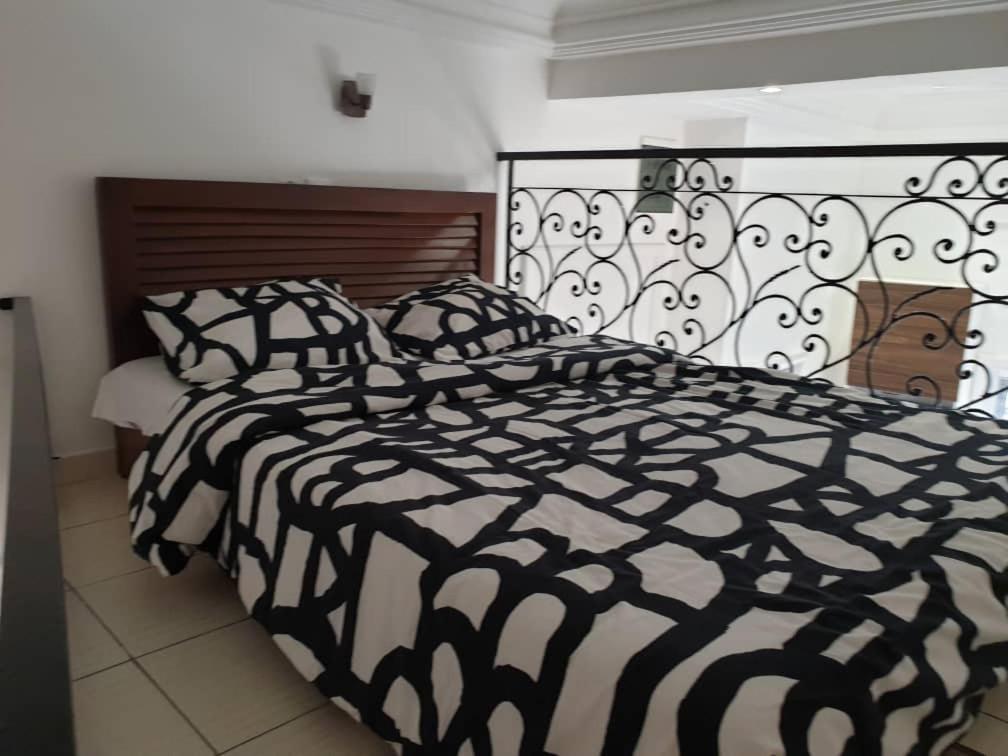 Eve Home Yaoundé Exteriör bild